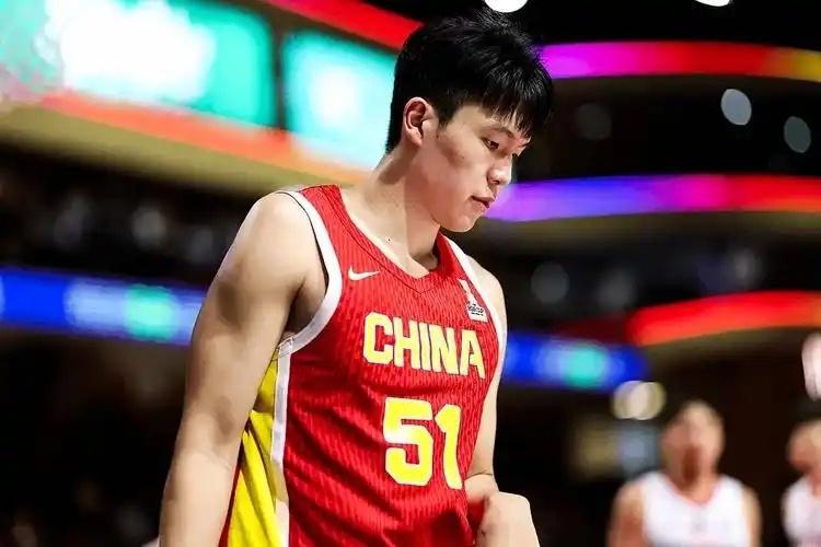 杨瀚森首秀时间确定！将首发剑指首胜，或打爆勇士内线！可能三双