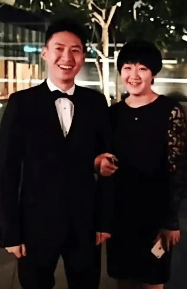 乒坛青梅竹马,陈梦恋情曝光?直播传情,谁注意陈梦回应