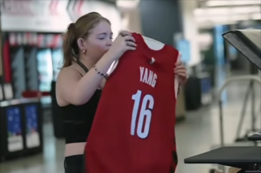 开云体育下载网页版-杨瀚森最新消息:球衣卖爆仓了,主帅赛后开小灶,底角三分5投5中