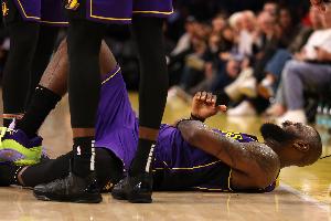 复出时机有误?詹姆斯连败东部中游球队 连续两场正负值全队最低