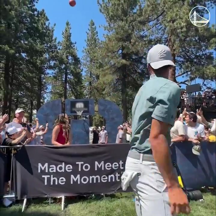 开云体育下载入口-😆比进球还难！库里高尔夫球场背投超远三分卡篮架 自己都惊了