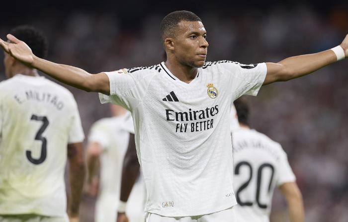 施压姆巴佩!阿隆索官宣决定!21岁天才上位,酝酿变阵,必须防守