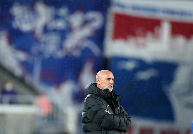 开云体育下载网页版-海港官宣非洲黑又硬“兽腰”加盟，海港球迷凭啥嫌弃 35万欧元身价太便宜？