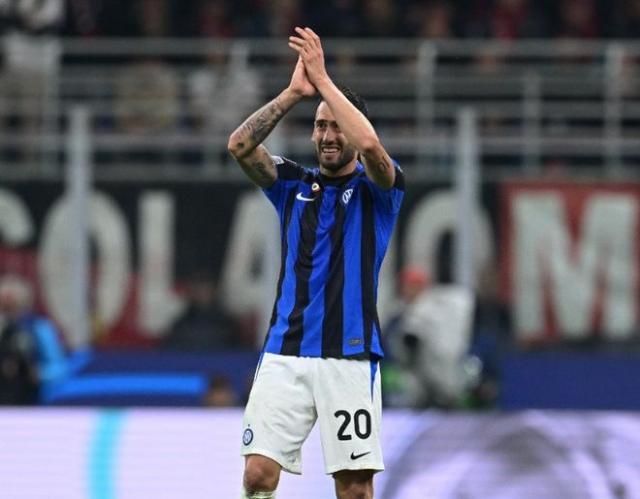 开云体育下载网址-【夜读】浓眉遭卢尼肘击坐轮椅离场