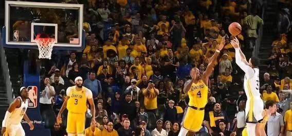 开云体育下载网址-【夜读】浓眉遭卢尼肘击坐轮椅离场