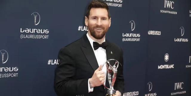 开云体育下载网址-【夜读】浓眉遭卢尼肘击坐轮椅离场