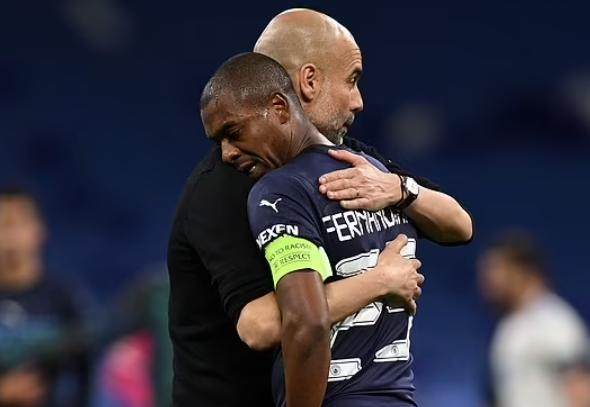 开云体育下载官网-37岁费鸟归巢回巴西 曼城告别传奇将迎后腰更新