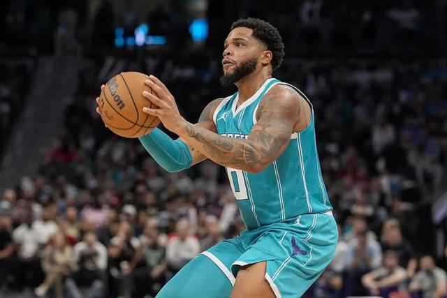 开云体育下载入口-他曾一拳打丢1.9亿！6年熬成烂队钉子户 比傀儡老大更像一哥|黄蜂|布里奇斯|迈尔斯-布里奇斯|迈尔斯·布里奇斯|夏洛特黄蜂队_新浪体育_新浪新闻