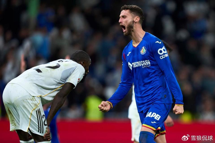 开云体育下载APP-情绪低落！皇马主场爆冷输球后更衣室气氛沉重 自认只剩欧冠可争|赫塔菲|本菲卡足球俱乐部|皇家马德里|巴塞罗那|比赛_新浪体育_新浪新闻