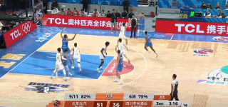 开云体育下载官网-CBA生涯首秀！麦基12中5得12分6板3助 连续“举火烧天”引关注